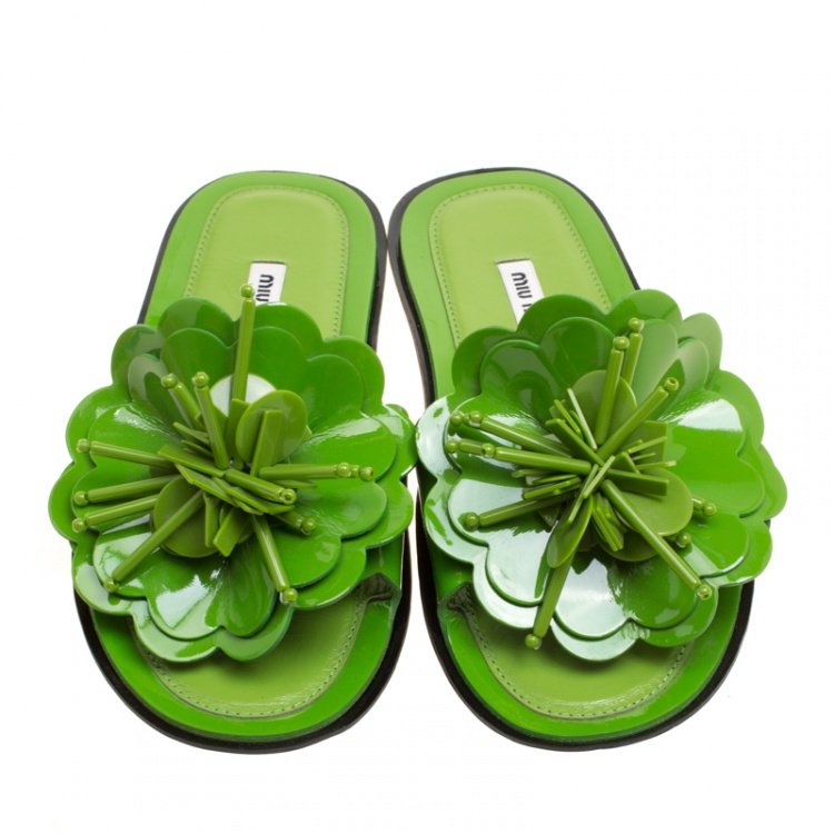 Pre Owned Miu Miu Green Patent Leather Flower Detail Flat Slides Size 38