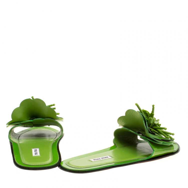 Pre Owned Miu Miu Green Patent Leather Flower Detail Flat Slides Size 38