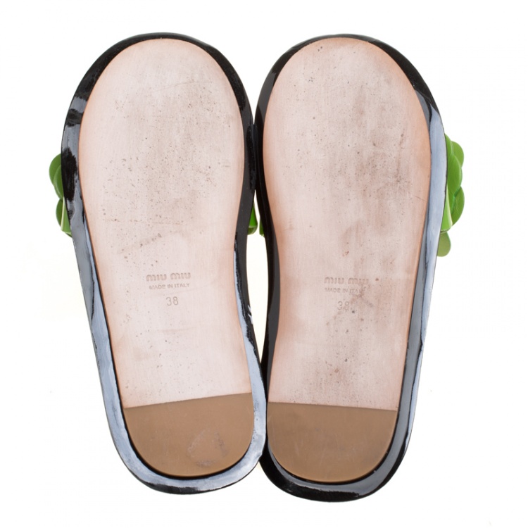 Pre Owned Miu Miu Green Patent Leather Flower Detail Flat Slides Size 38
