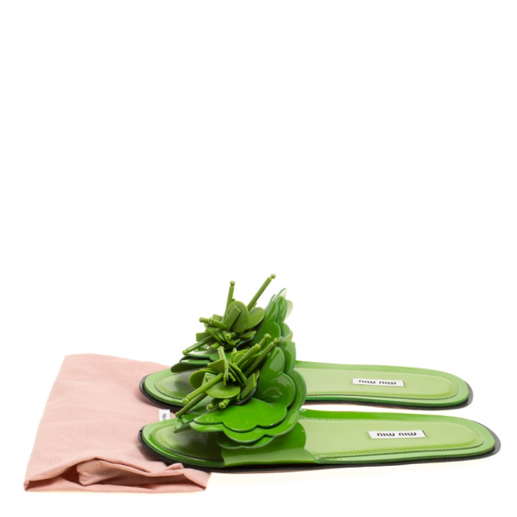 Pre Owned Miu Miu Green Patent Leather Flower Detail Flat Slides Size 38