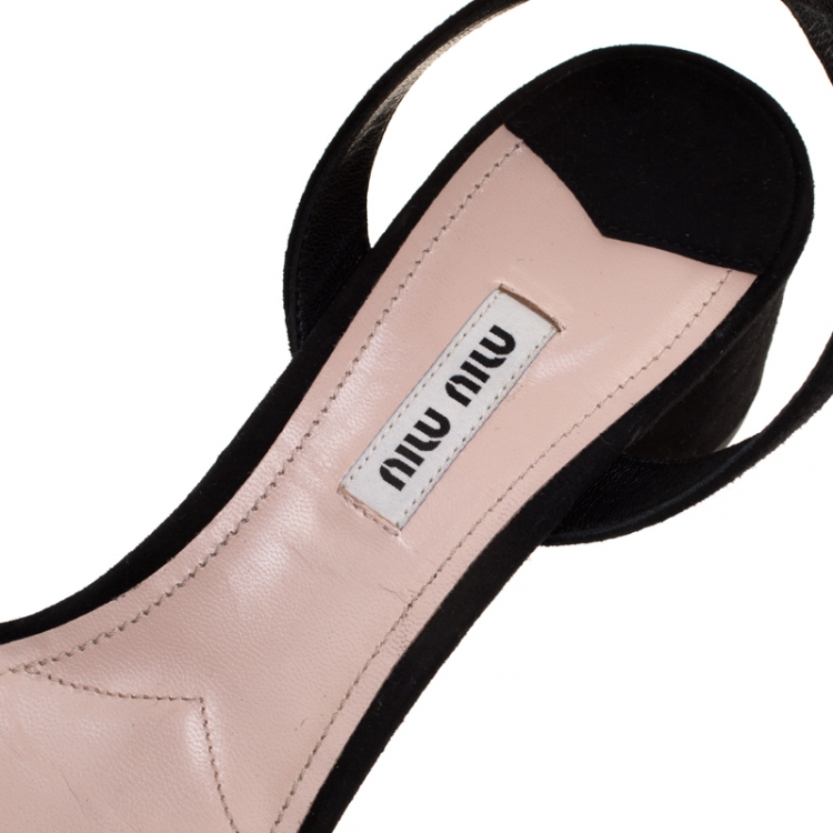 مملوكة مسبقًا Miu Miu Black Suede Ankle Strap Open Toe Sandals Size 38