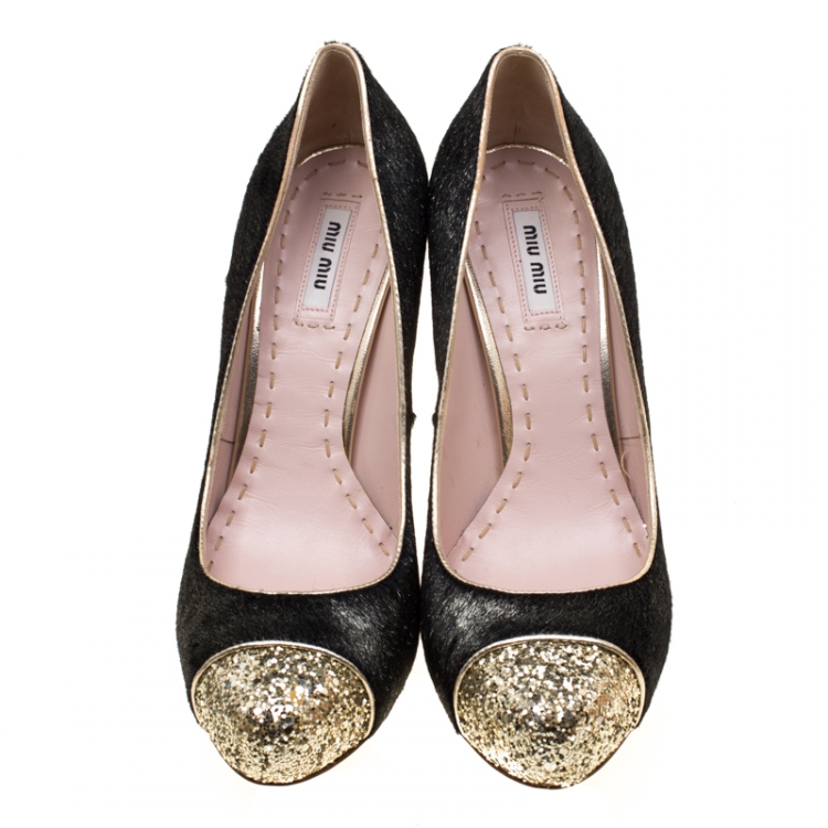 Pre Owned Miu Miu Metallic Black Calf Hair And Coarse Gold Glitter Cap Toe Block Heel Pumps Size 40