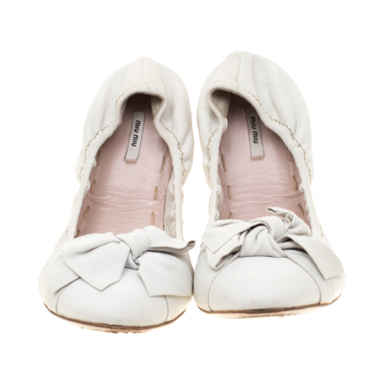 Pre Owned Miu Miu White Leather Ballet Flats Size 39