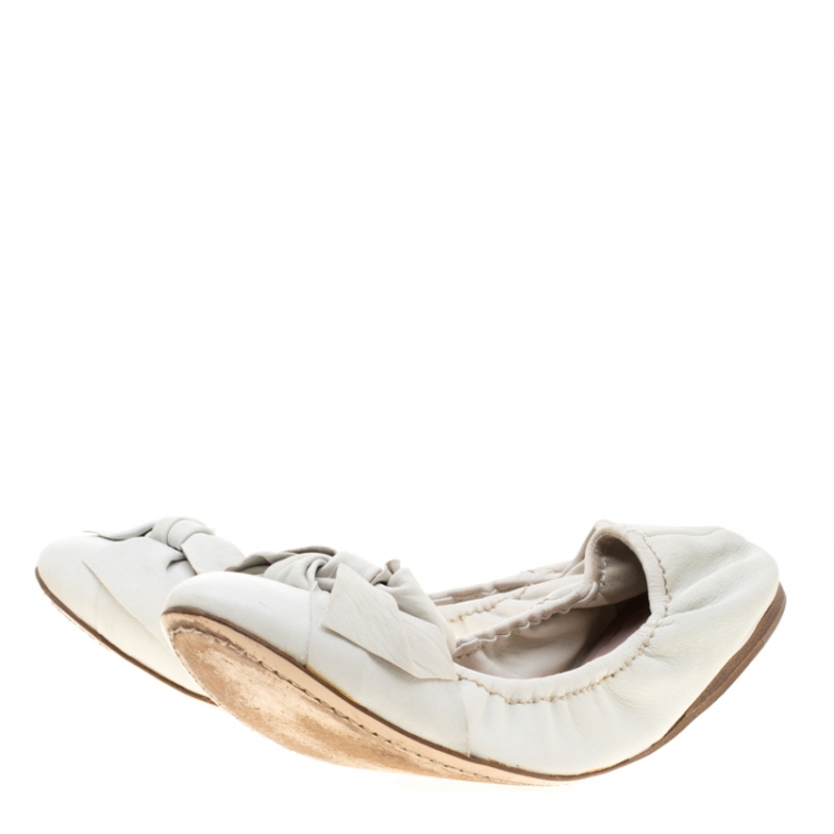 Pre Owned Miu Miu White Leather Ballet Flats Size 39