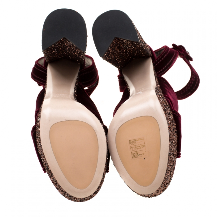 مملوكة مسبقًا Miu Miu Burgundy Velvet Glitter Trimmed Platform Ankle Strap Sandals Size 39.5