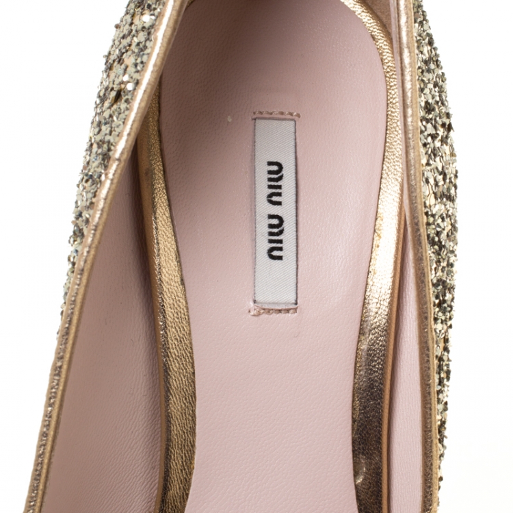 Pre Owned Miu Miu Metallic Gold Glitter Velvet Bow Peep Toe Platform Pumps Size 35