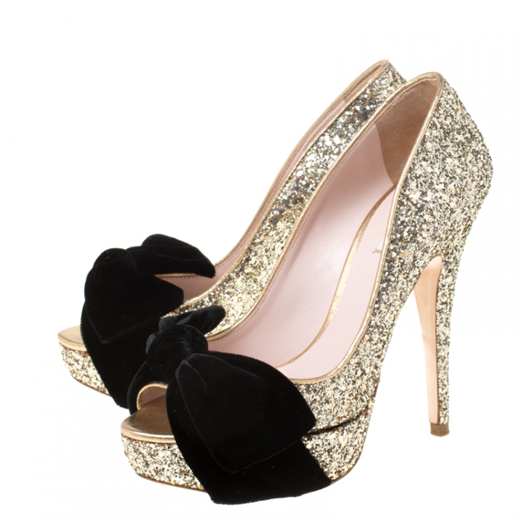 Pre Owned Miu Miu Metallic Gold Glitter Velvet Bow Peep Toe Platform Pumps Size 35
