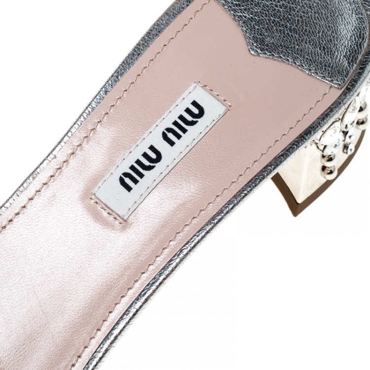 Pre Owned Miu Miu Silver Leather Bow Open Toe Crystal Embellished Heel Sandals Size 39