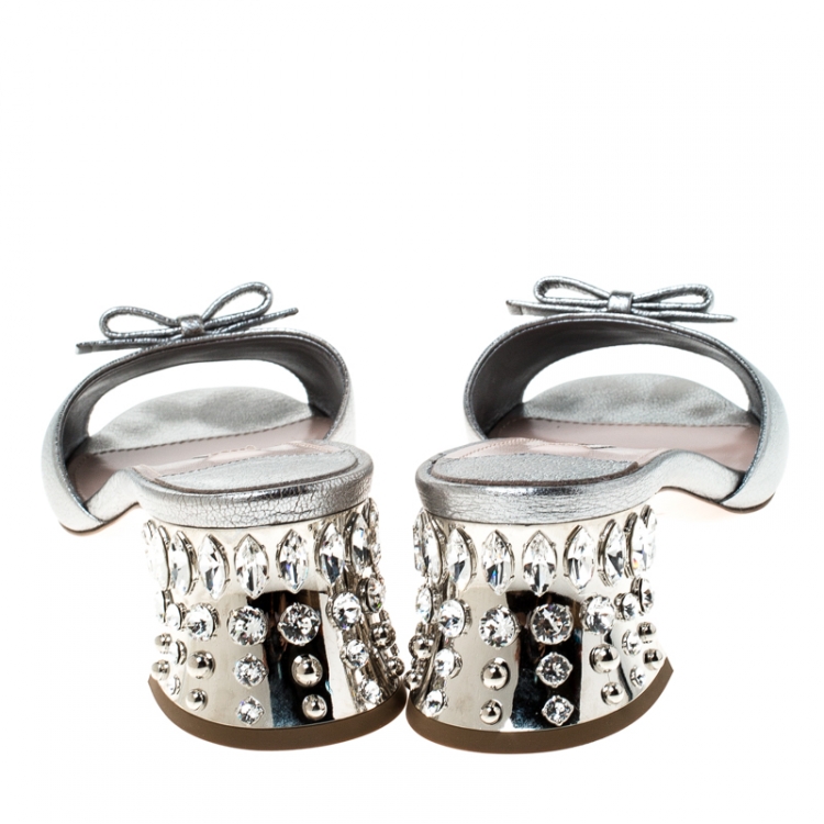 Pre Owned Miu Miu Silver Leather Bow Open Toe Crystal Embellished Heel Sandals Size 39