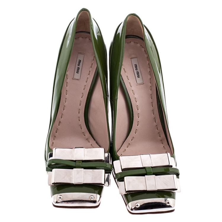 Pre Owned Miu Miu Green Patent Leather Metal Square Toe And Bow Detail Pumps Size 36.5
