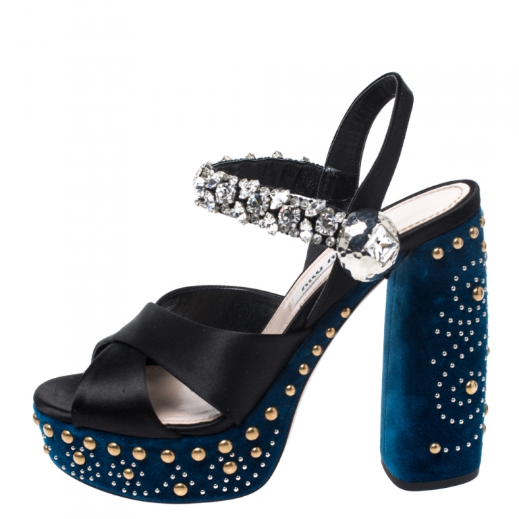 مملوكة مسبقًا Miu Miu Black Satin Crystal Embellished Strappy Platform Sandals Size 35