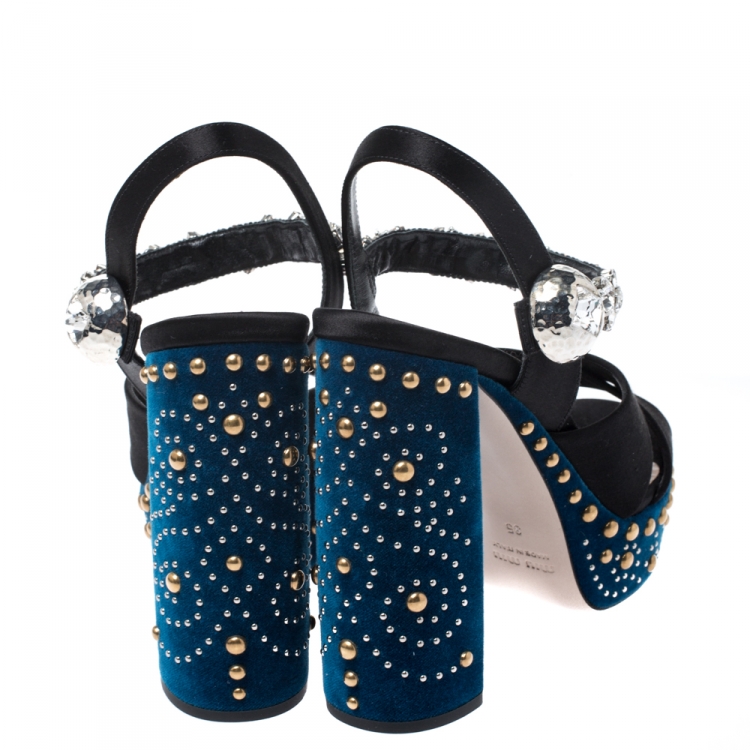 مملوكة مسبقًا Miu Miu Black Satin Crystal Embellished Strappy Platform Sandals Size 35