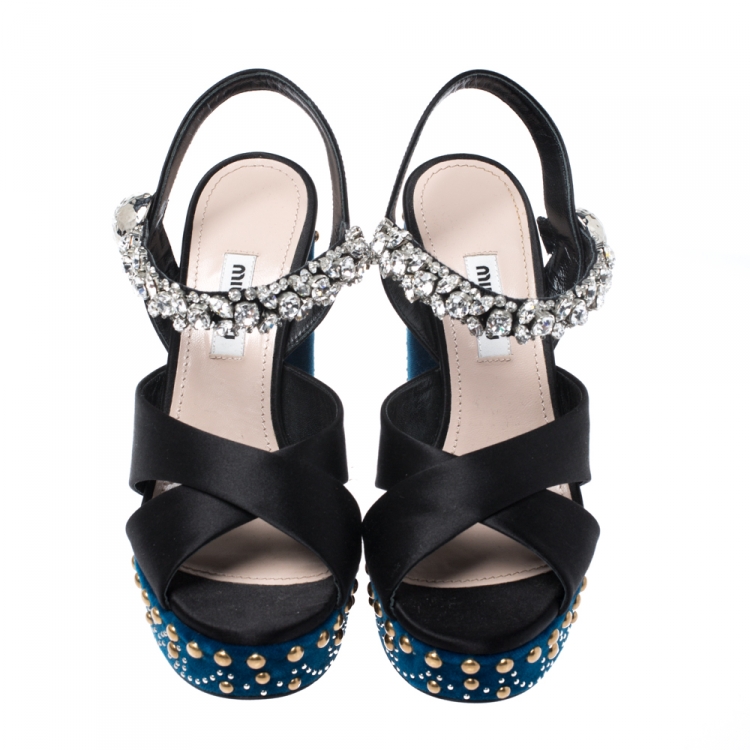 مملوكة مسبقًا Miu Miu Black Satin Crystal Embellished Strappy Platform Sandals Size 35