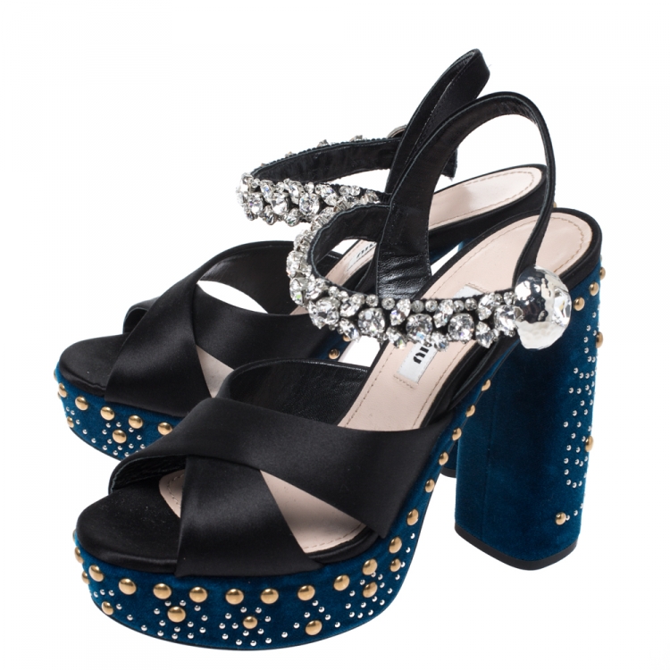 مملوكة مسبقًا Miu Miu Black Satin Crystal Embellished Strappy Platform Sandals Size 35