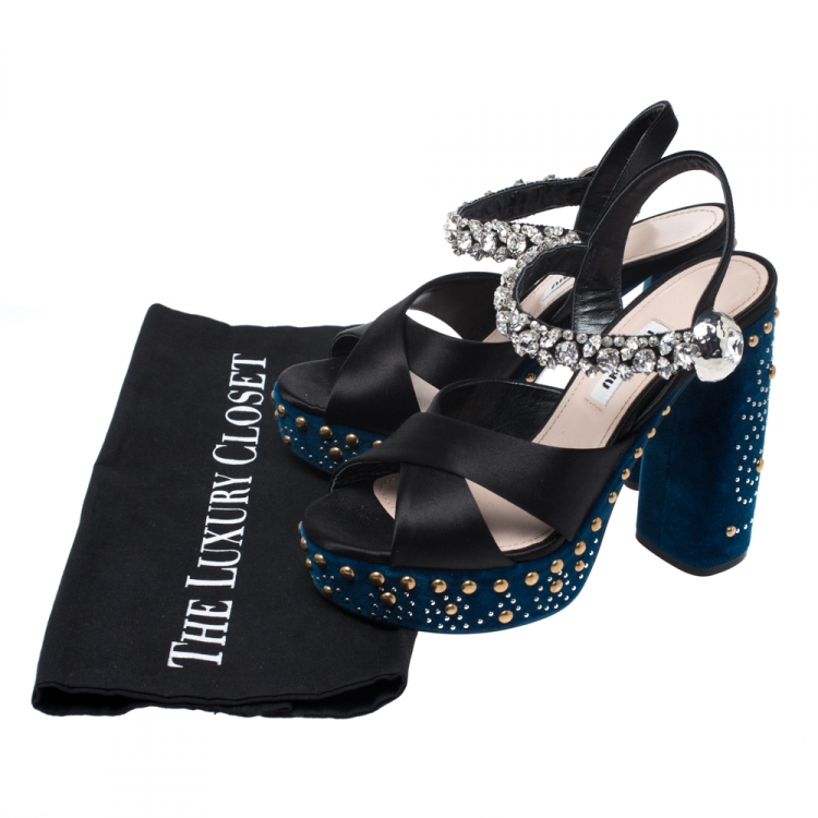مملوكة مسبقًا Miu Miu Black Satin Crystal Embellished Strappy Platform Sandals Size 35
