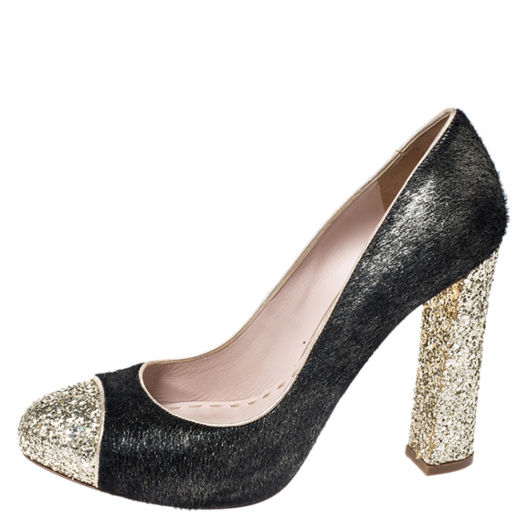 مملوكة مسبقًا Miu Miu Black Metallic Calf Hair Glitter Trimmed Pumps Size 38