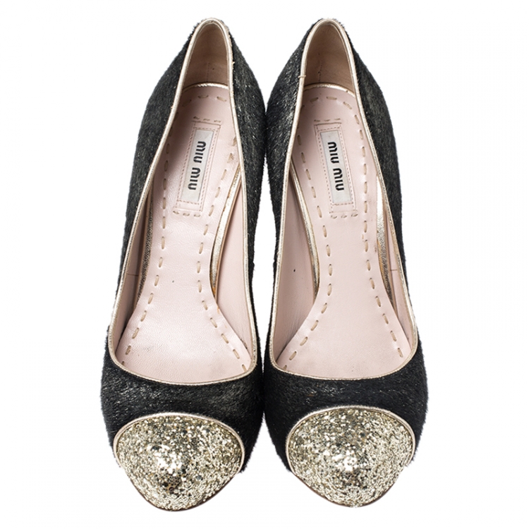 مملوكة مسبقًا Miu Miu Black Metallic Calf Hair Glitter Trimmed Pumps Size 38