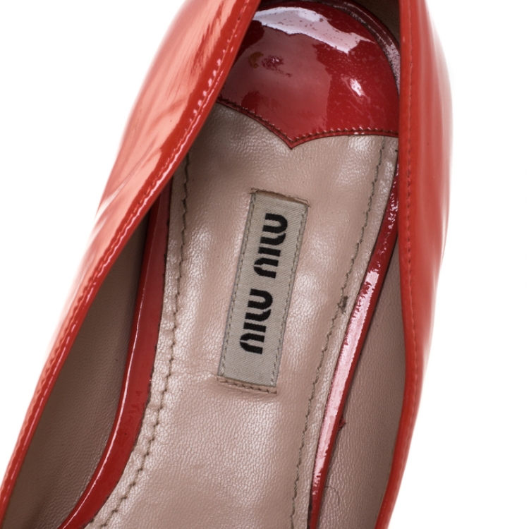 Pre Owned Miu Miu Orange Patent Leather Bow Smoking Slippers Size 38