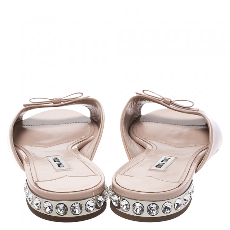 Pre Owned Miu Miu Beige Patent Leather Bow Detail Jeweled Heel Slide Flats Size 39