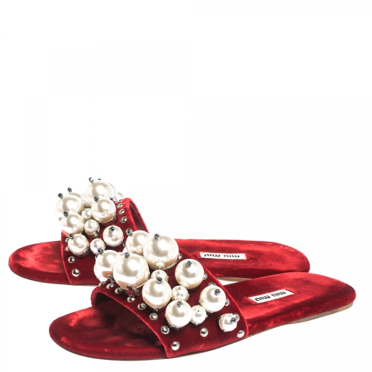 Pre Owned Miu Miu Red Velvet Faux Pearl Embellished Flat Slides Size 37