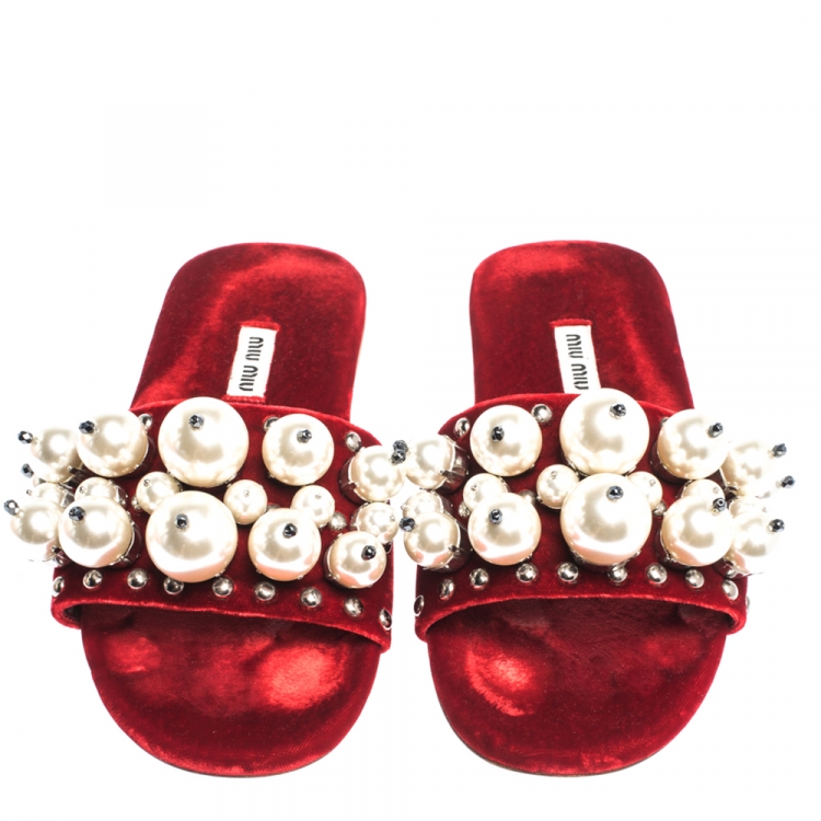 Pre Owned Miu Miu Red Velvet Faux Pearl Embellished Flat Slides Size 37