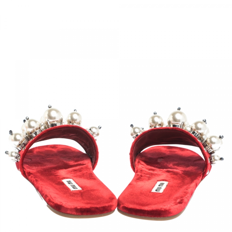 Pre Owned Miu Miu Red Velvet Faux Pearl Embellished Flat Slides Size 37