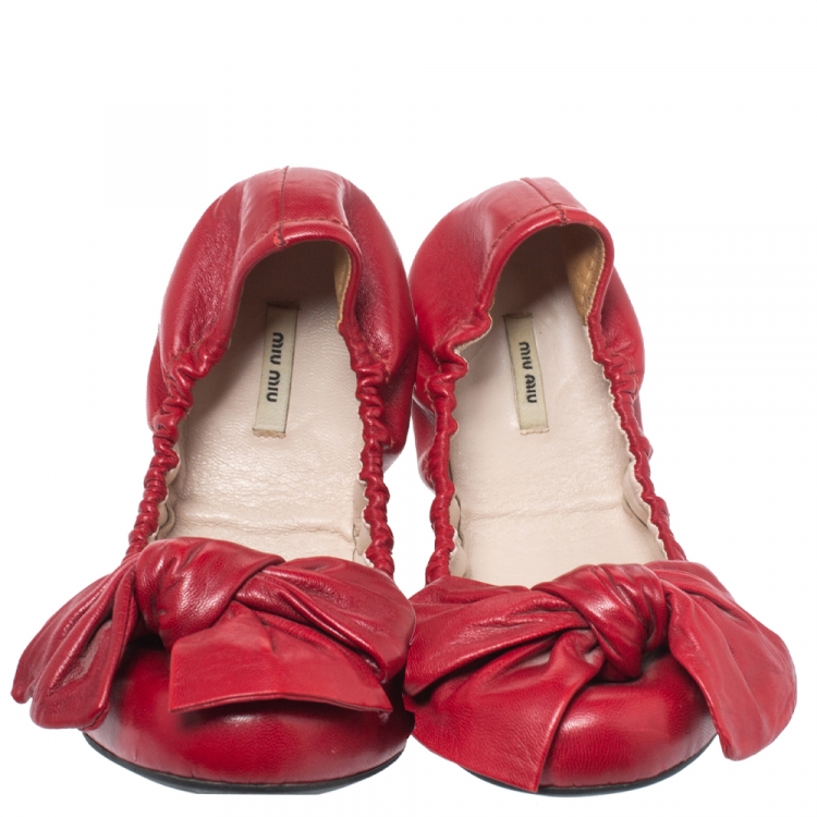 Pre Owned Miu Miu Red Leather Knotted Bow Scrunch Ballet Flats Size 37