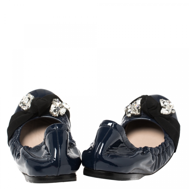 Pre Owned Miu Miu Navy Blue Patent Leather Crystal Embellished Scrunch Ballet Flats Size 38.5