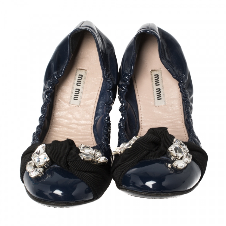 Pre Owned Miu Miu Navy Blue Patent Leather Crystal Embellished Scrunch Ballet Flats Size 38.5