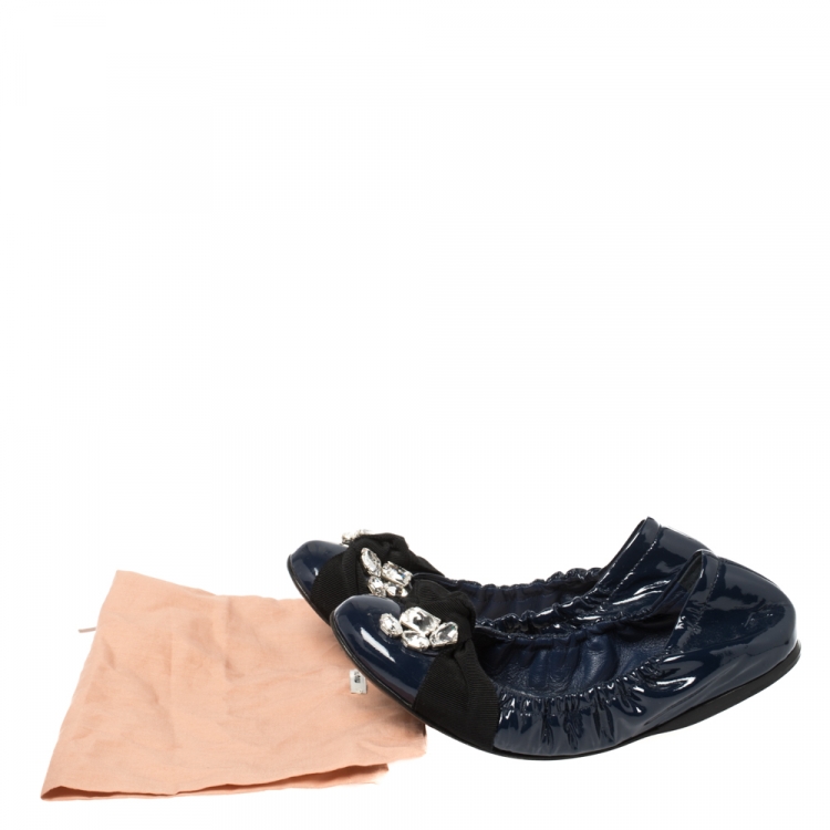 Pre Owned Miu Miu Navy Blue Patent Leather Crystal Embellished Scrunch Ballet Flats Size 38.5