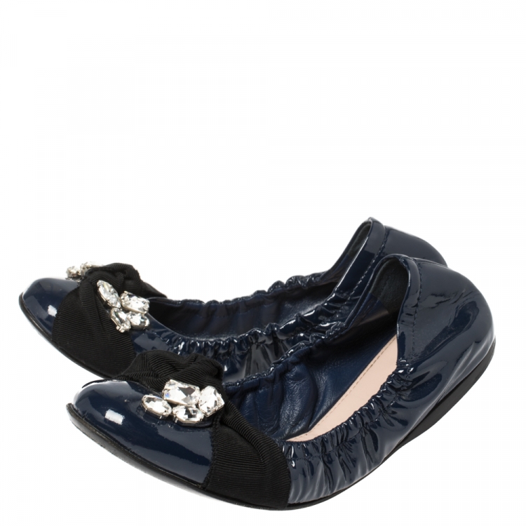Pre Owned Miu Miu Navy Blue Patent Leather Crystal Embellished Scrunch Ballet Flats Size 38.5