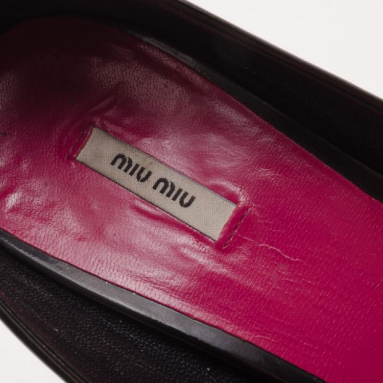 Pre Owned Miu Miu Black Patent Leather Bow Front Pumps Size 37.5
