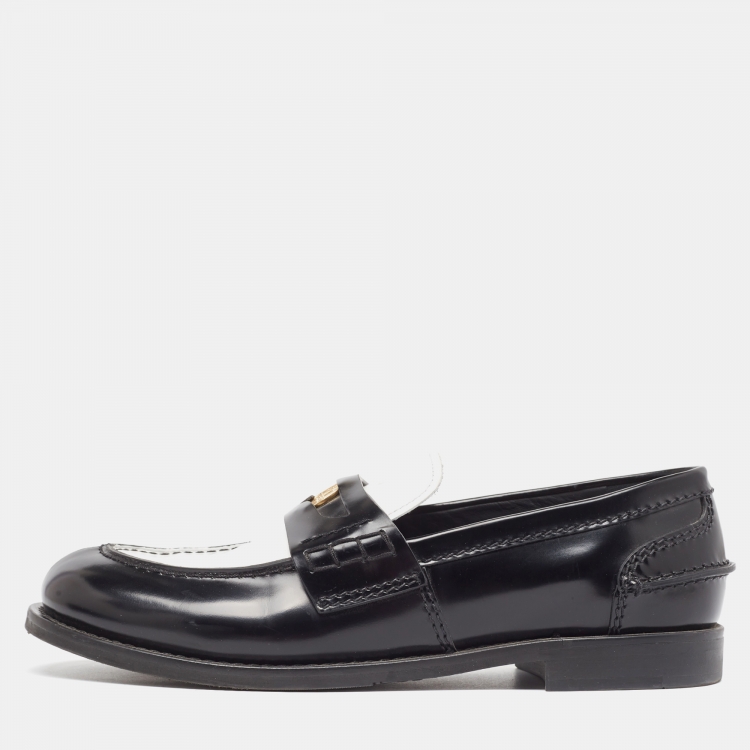 ローファー・オックスフォード MIU MIU  moccasin in patent leather with logo New In Box! MIU MIU Patent Leather Loafers Light Pink Size