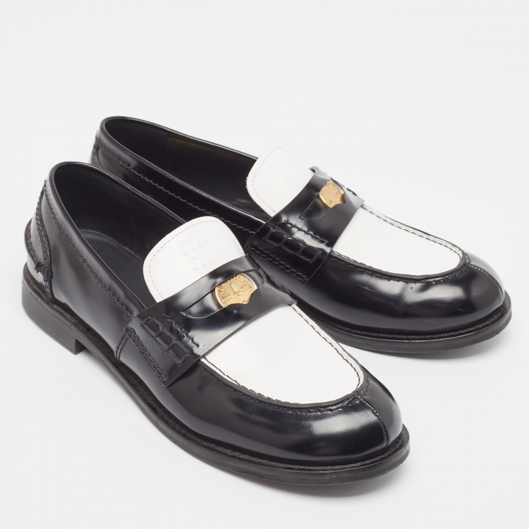 Pre Owned Miu Miu Black/White Patent Leather Coin Penny Loafers Size 39