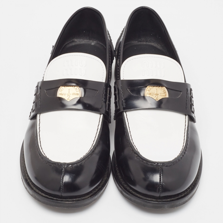 Pre Owned Miu Miu Black/White Patent Leather Coin Penny Loafers Size 39