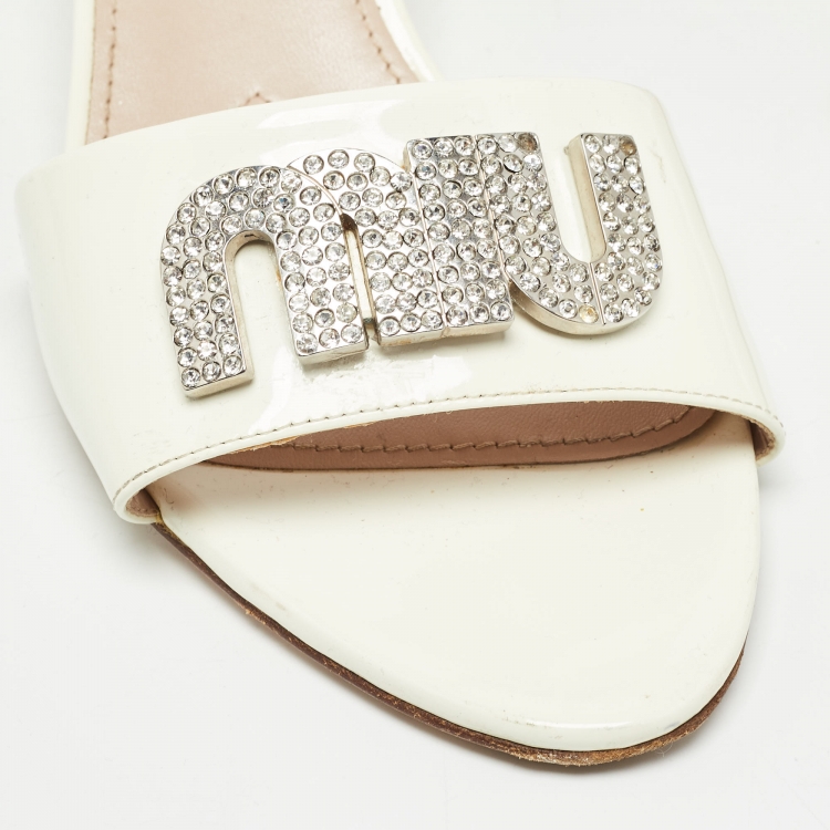 Pre Owned Miu Miu White Patent Leather Logo Crystals Slide Sandals Size 40