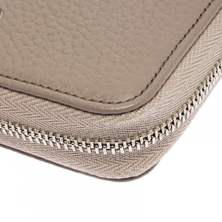 Pre Owned Montblanc Beige Leather Zip Around Wallet
