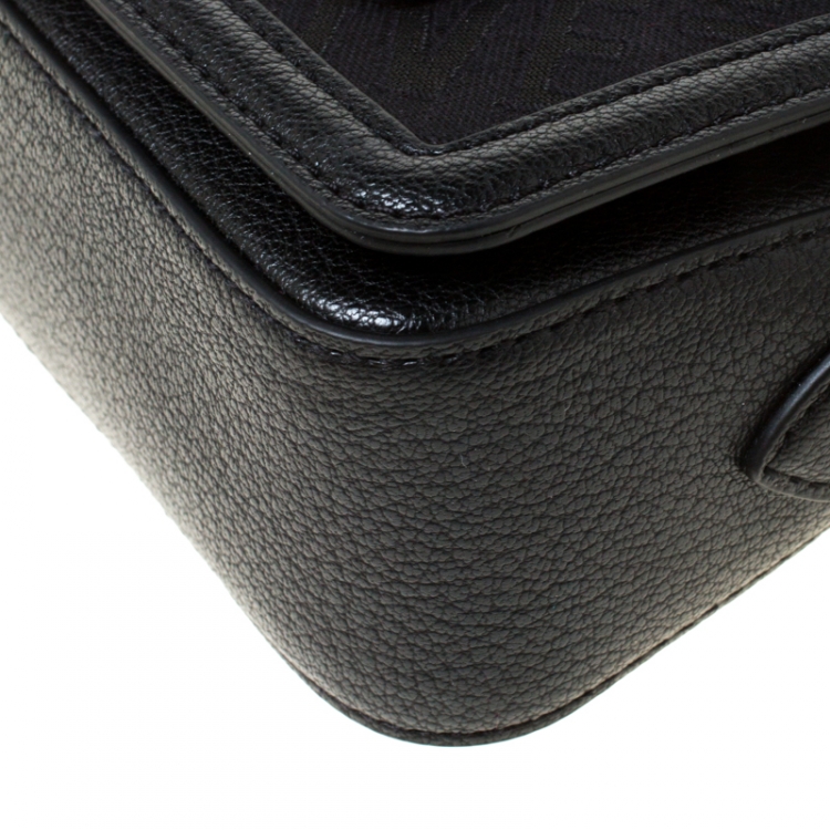 مملوكة مسبقًا Love Moschino Black Faux Leather Crossbody Bag