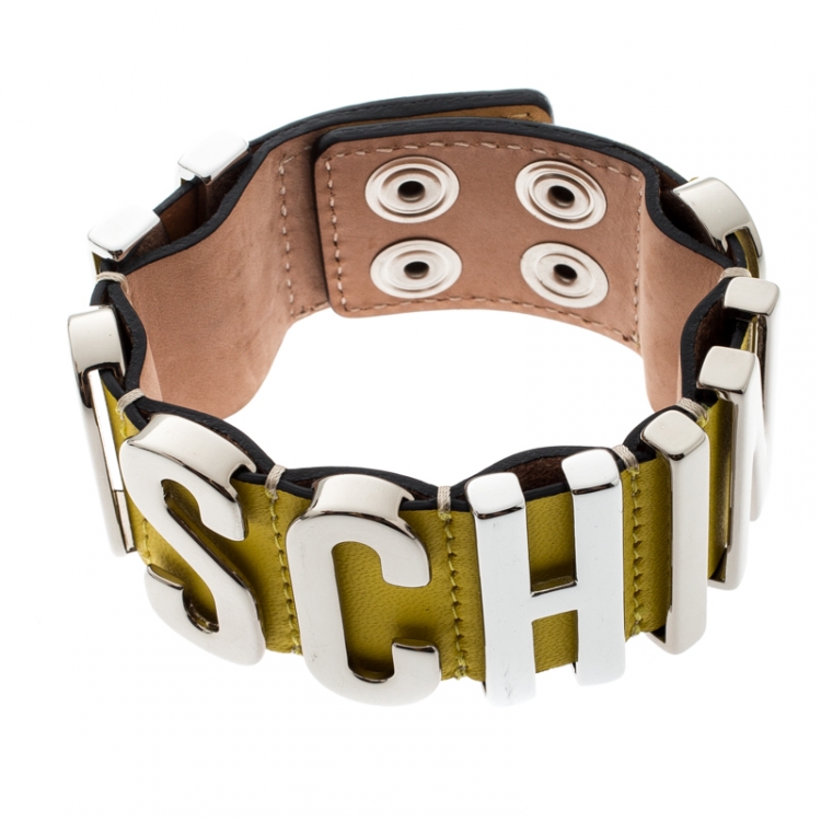 مملوكة مسبقًا Moschino Silver Tone Logo Plaque Yellow Leather Cuff Bracelet