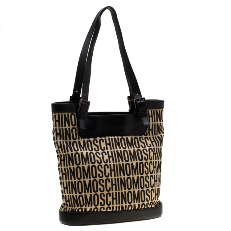 مملوكة مسبقًا Moschino Beige/Black Canvas and Leather Hobo