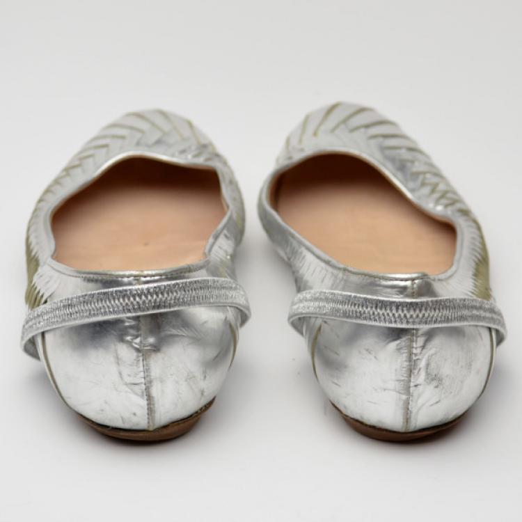 مملوكة مسبقًا Moschino Silver Leather Flats Size 41