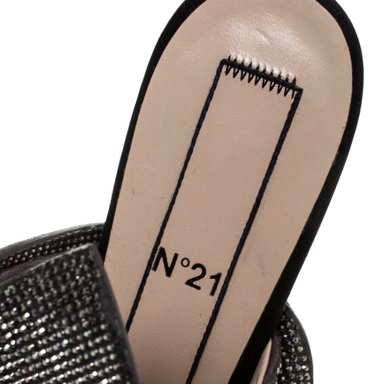مملوكة مسبقًا N21 Metallic Brown Leather Crystal Embellished Bow Mules Size 36