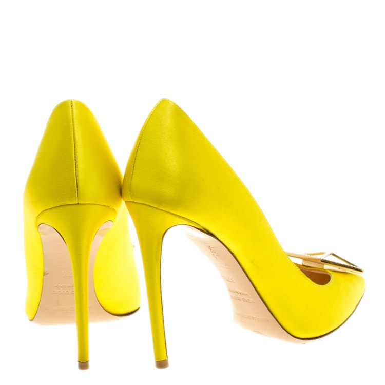 Pre Owned Nicholas Kirkwood Canary Yellow Satin Eden Jeweled Pointed Toe Pumps Size 37.5