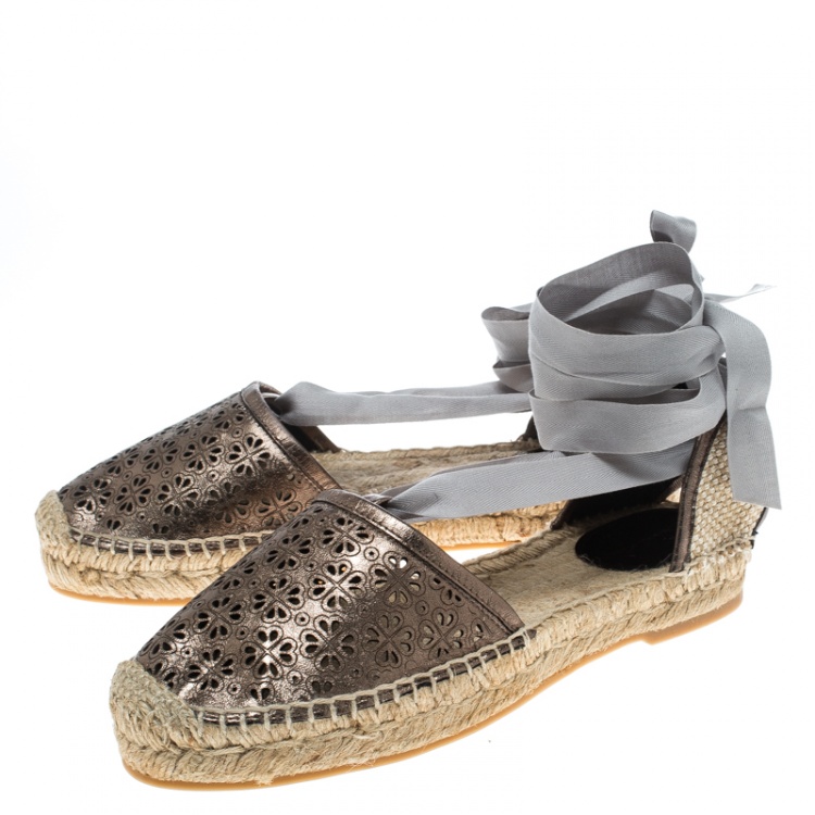 Pre Owned Oscar de la Renta Metallic Anthracite Laser Cut Leather Adriana Espadrille Flat Sandals Size 40