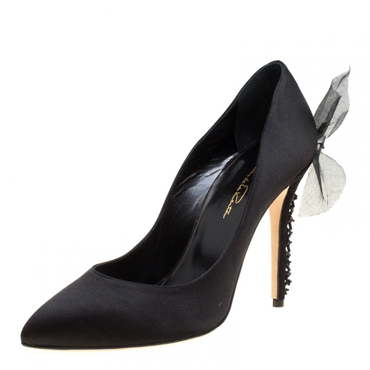 Pre Owned Oscar de la Renta Black Satin Kincy Embellished Heel Pumps Size 38