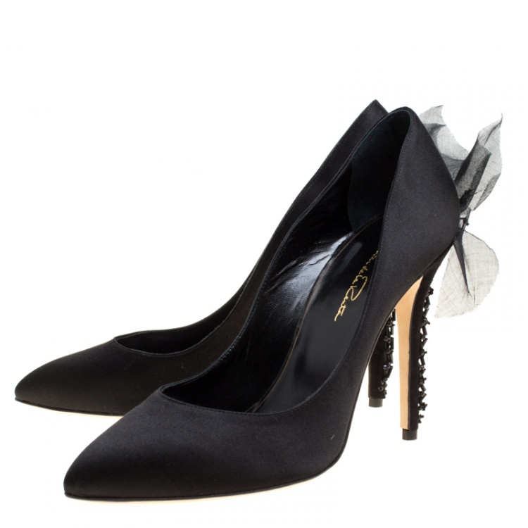 Pre Owned Oscar de la Renta Black Satin Kincy Embellished Heel Pumps Size 38