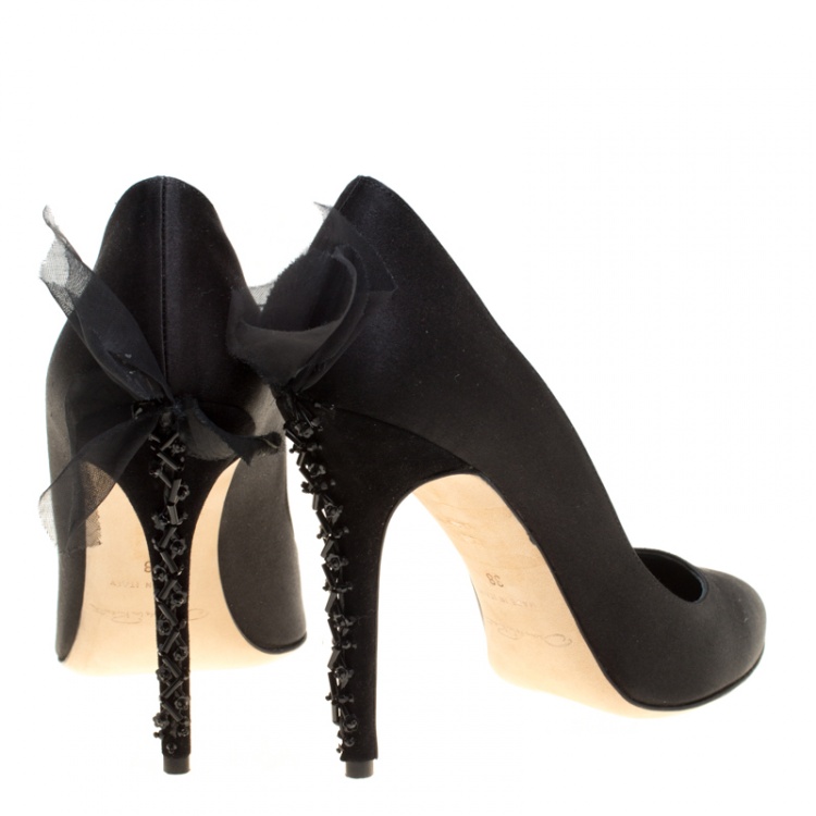 Pre Owned Oscar de la Renta Black Satin Kincy Embellished Heel Pumps Size 38