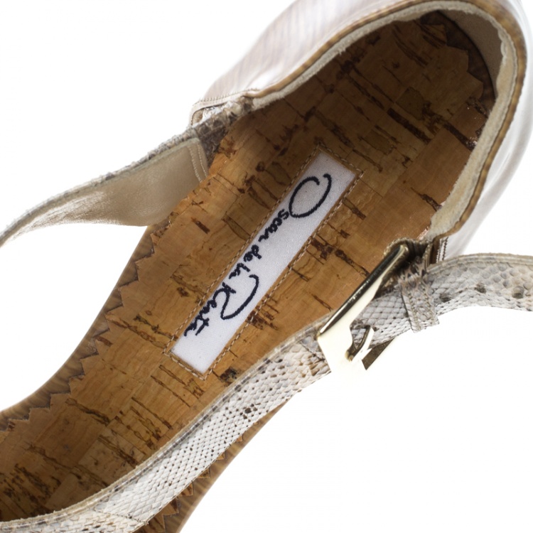 Pre Owned Oscar de la Renta Beige Patent Leather and Python Platform Cross Strap Sandals Size 39.5