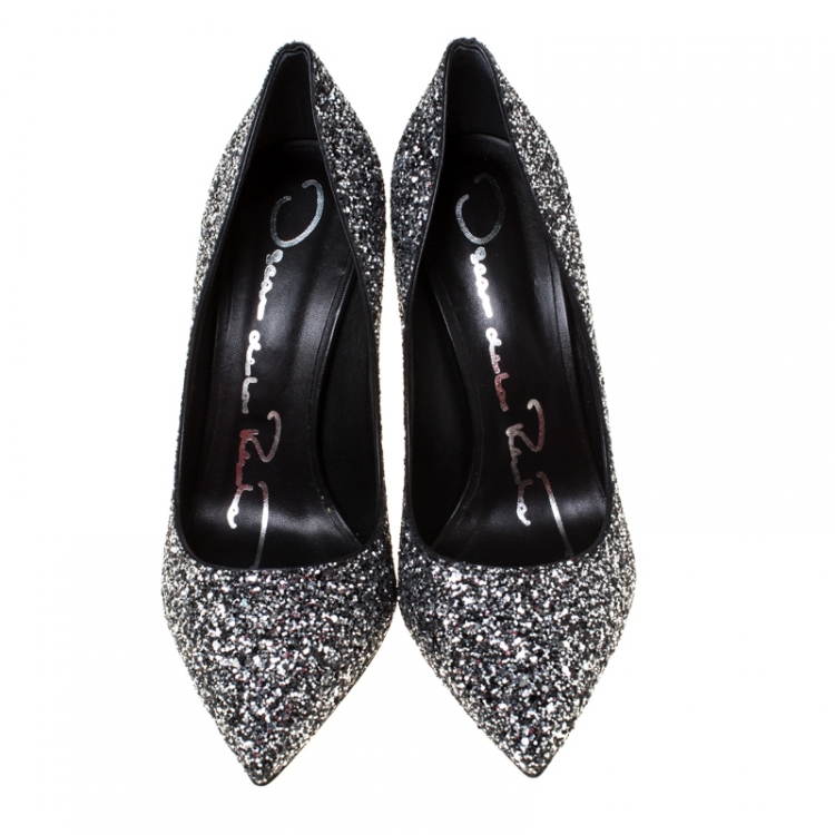 Pre Owned Oscar de la Renta Silver Glitter Mariacarla Pointed Toe Pumps Size 38.5