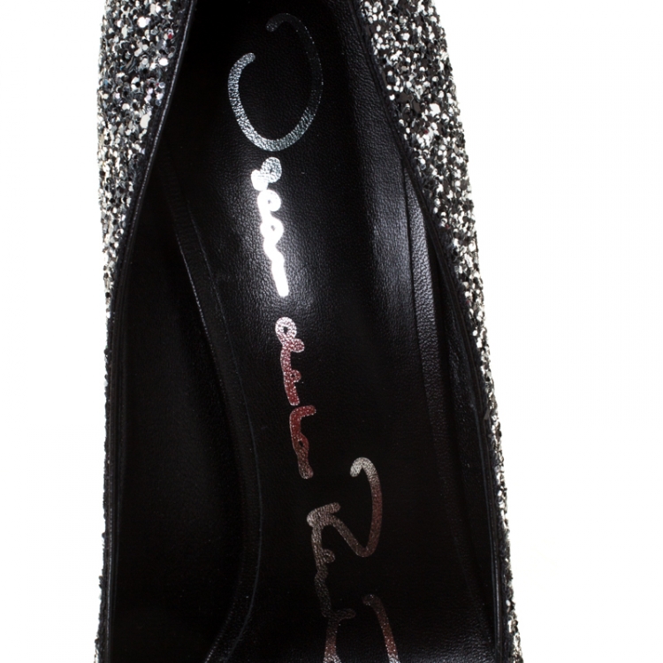 Pre Owned Oscar de la Renta Silver Glitter Mariacarla Pointed Toe Pumps Size 38.5